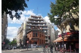Les bains-douches Castagnary réhabilités en coworking, tête de proue de l’îlot et son nouvel immeuble bois destiné à la colocation - Crédit photo : D.R. -