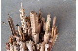 Une des villes en bois du sculpteur James McNabb - Crédit photo : D.R. -