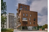 Bardage MOSO® Bamboo X-treme® sur l'immeuble de résidence De Drie Hodsteden à Courtrai (Belgique) - B2Ai architectes - Crédit photo : Lior Teitler -