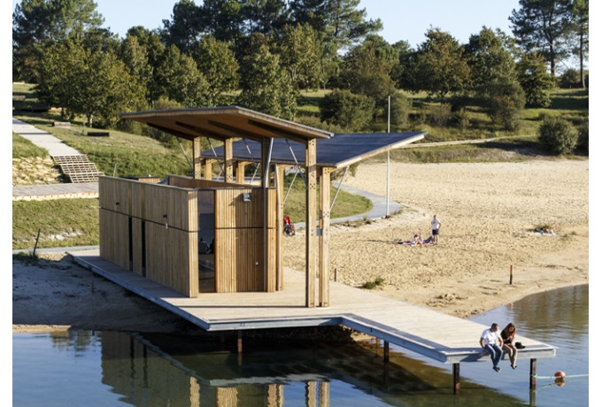 Pavillon d'embarquement de la navette lacustre <br/> Crédit photo : Castets Nicolas 