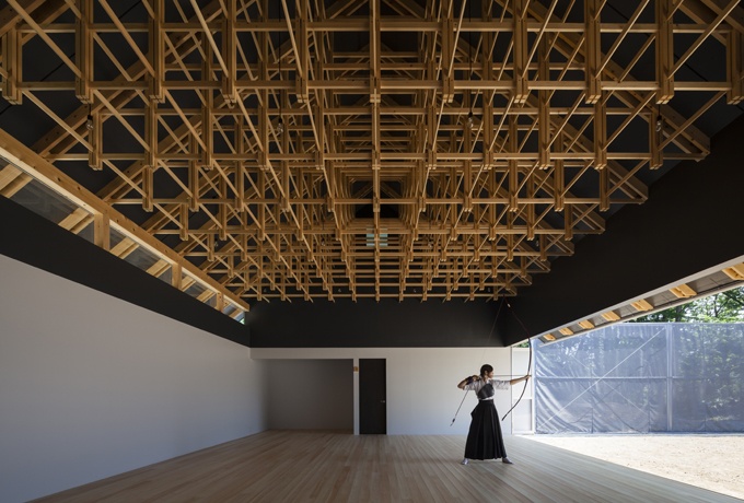 Salles de sport sur le campus universitaire de Shinjuku, Tokyo<br/> Crédit photo : Ogawa Shigeo