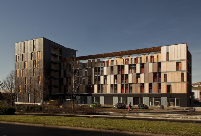 Logements sociaux en bois et béton à Aurillac <br/> Crédit photo : ALAZARD Benoît 