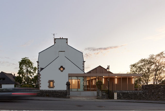 Façade d'entrée principale (façade est)<br/> Crédit photo : CHALMEAU Stéphane