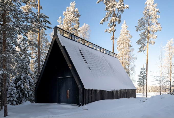 Utilisée surtout l'été, la chapelle doit traverser de rudes hivers.<br/> Crédit photo : Nisonen Essi