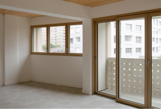 Vue de la continuité intérieur / extérieur depuis les espaces de vie.<br/> Crédit photo : Meloni Giaime